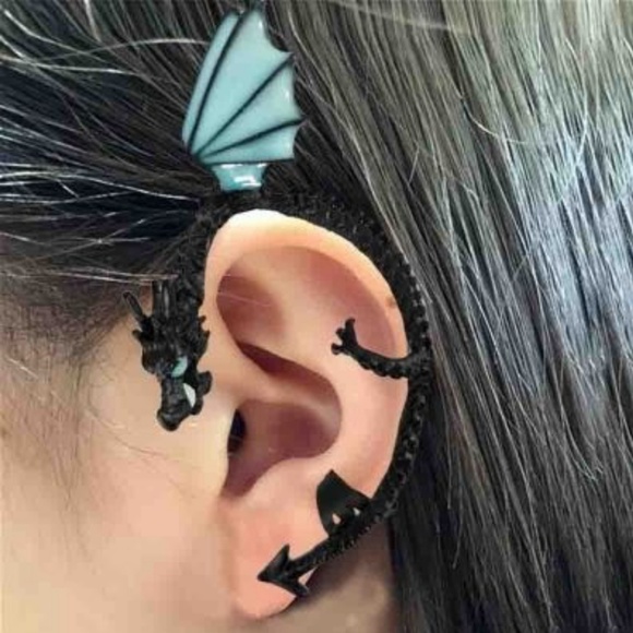 Jewelry - 🐉NWT Glow Dragon Ear Cuff (left ear)--FIRM